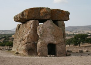 Dolmen (cortesia de www.museodeidolmen.it)